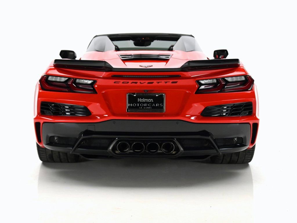 Used 2025 Chevrolet Corvette Z06 RWD image 6