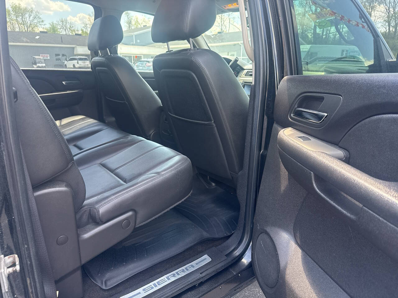 Used 2010 GMC Sierra 1500 SLT w/ All-Terrain Package AWD/4WD image 25