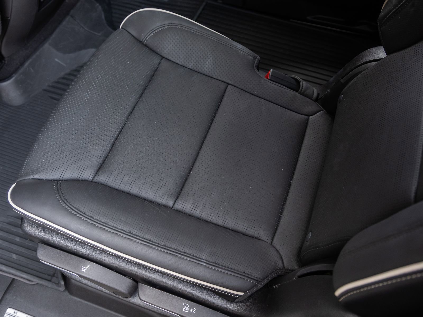 Used 2023 Cadillac Escalade Premium Luxury w/ LPO, Floor Liner Package AWD/4WD image 27