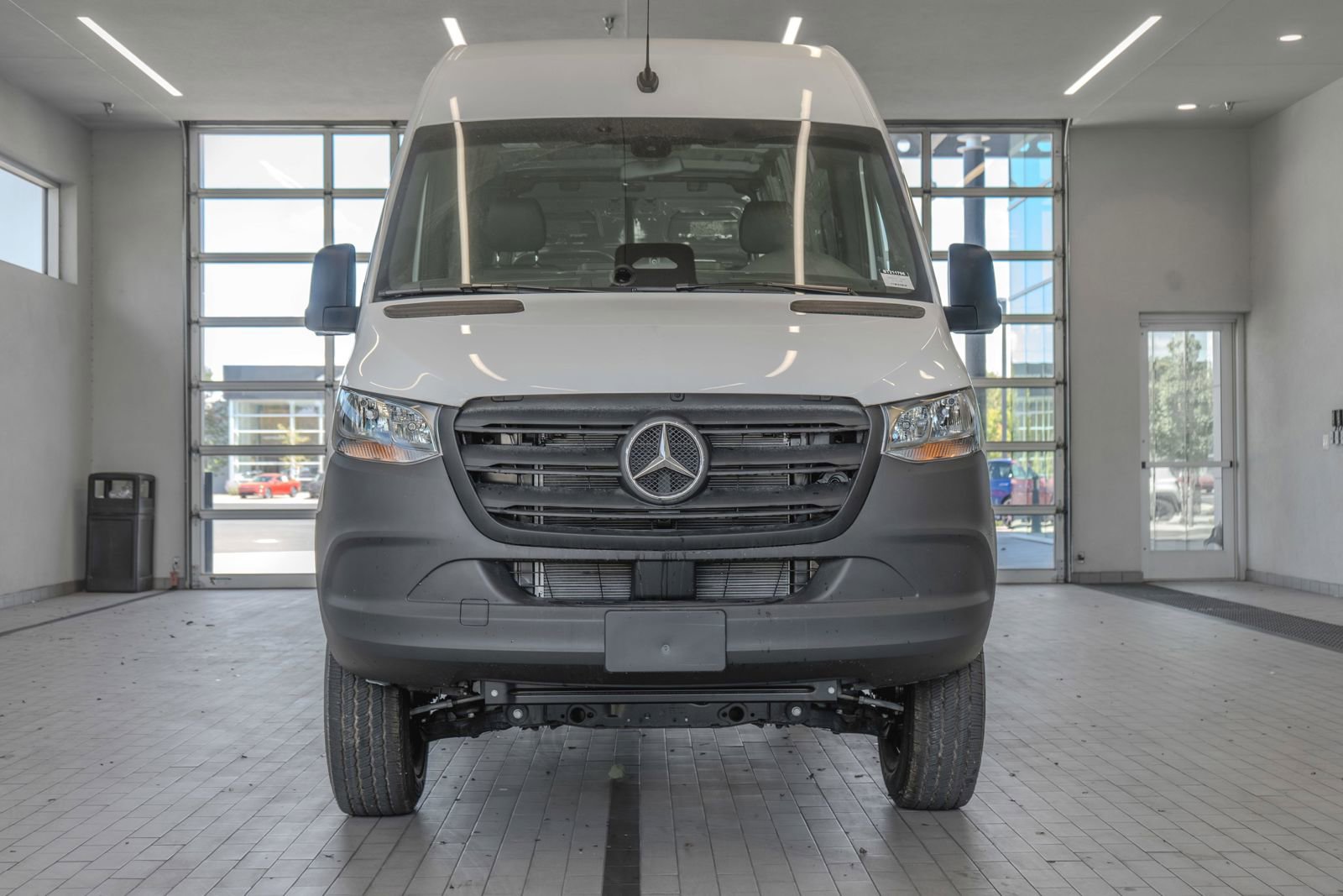 Used 2025 Mercedes-Benz Sprinter 2500 image 11