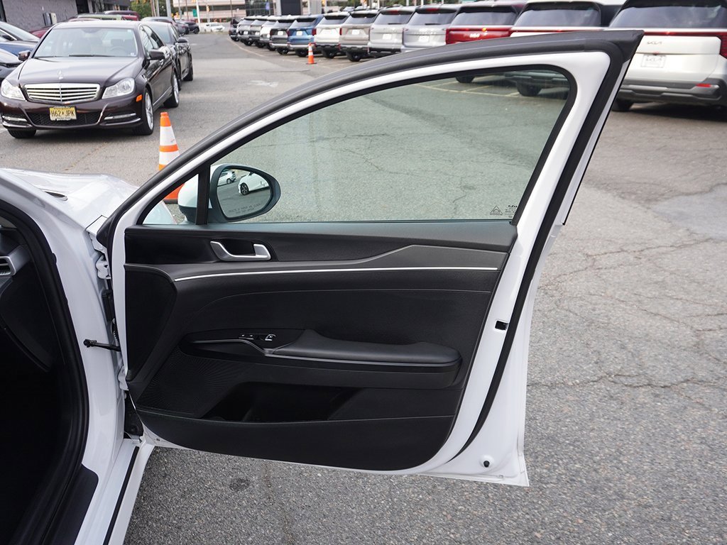 Used 2023 Kia K5 LXS image 23