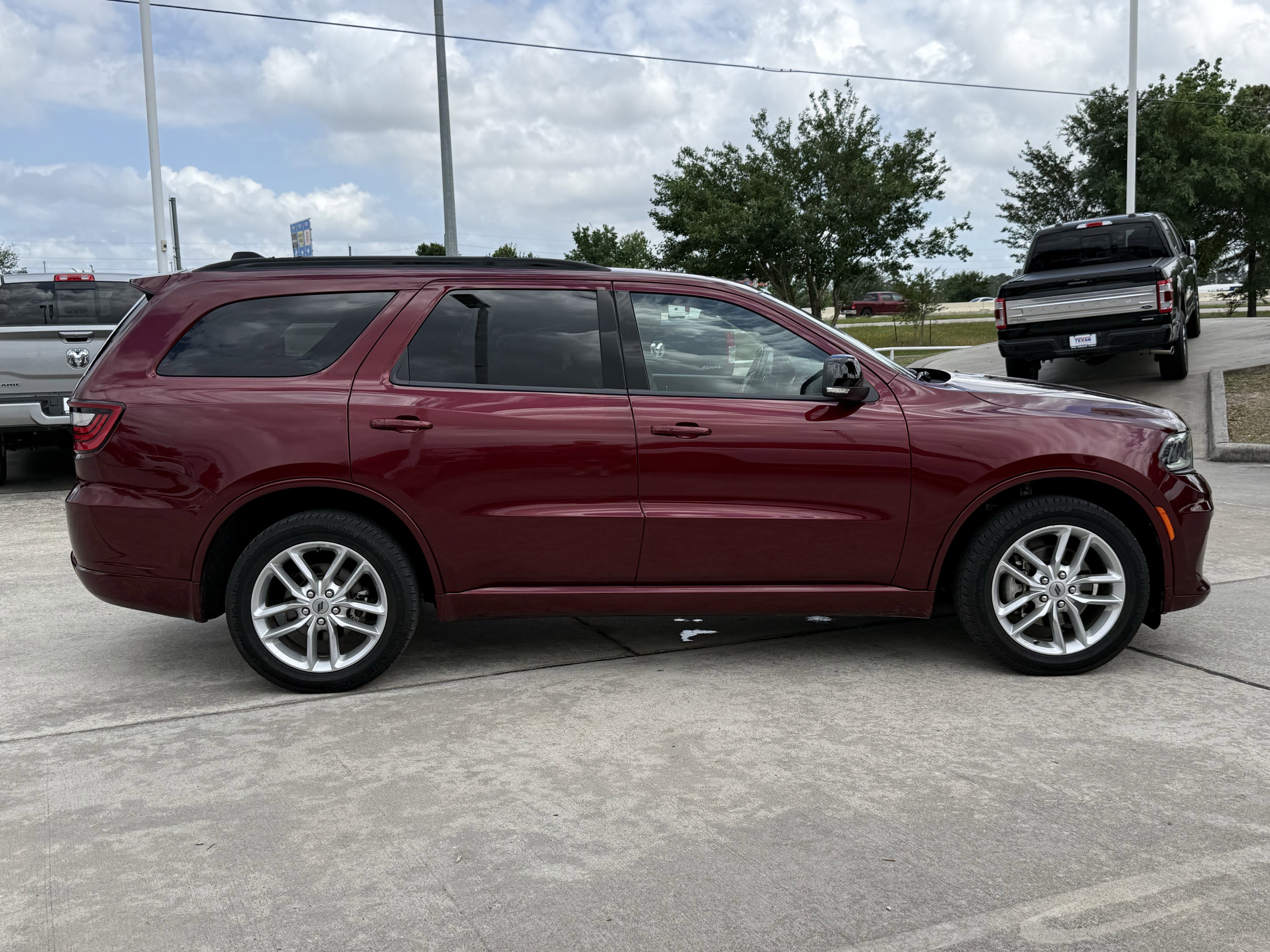Used 2024 Dodge Durango GT AWD/4WD image 3