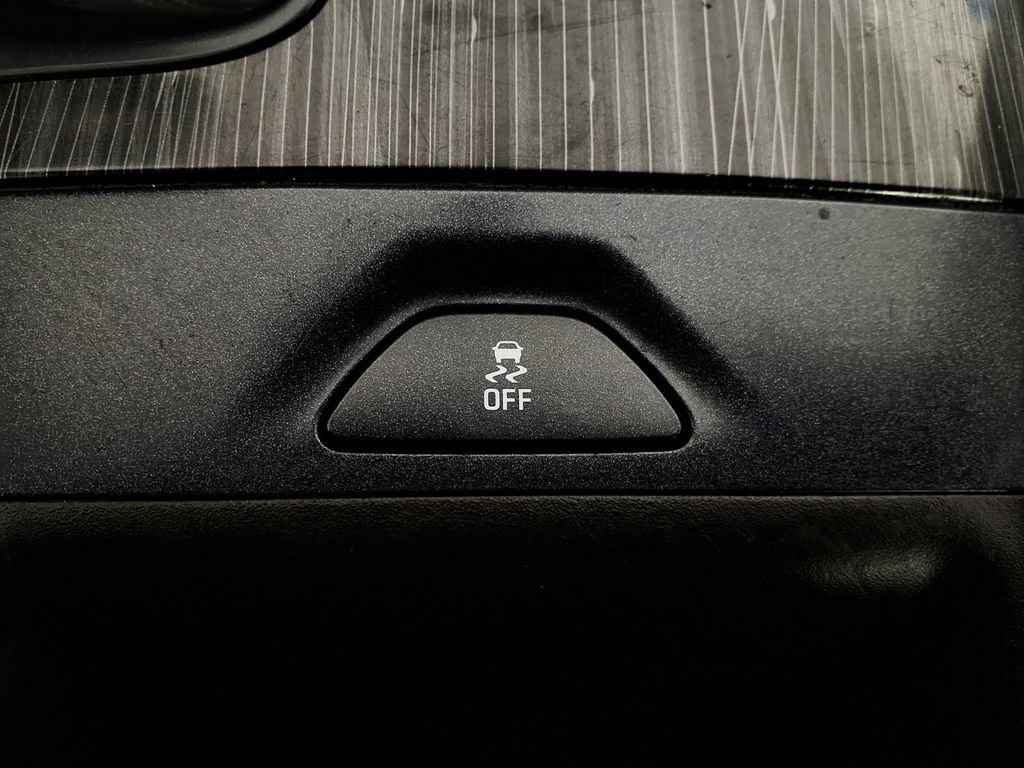 Used 2018 Chevrolet Impala LT FWD image 22