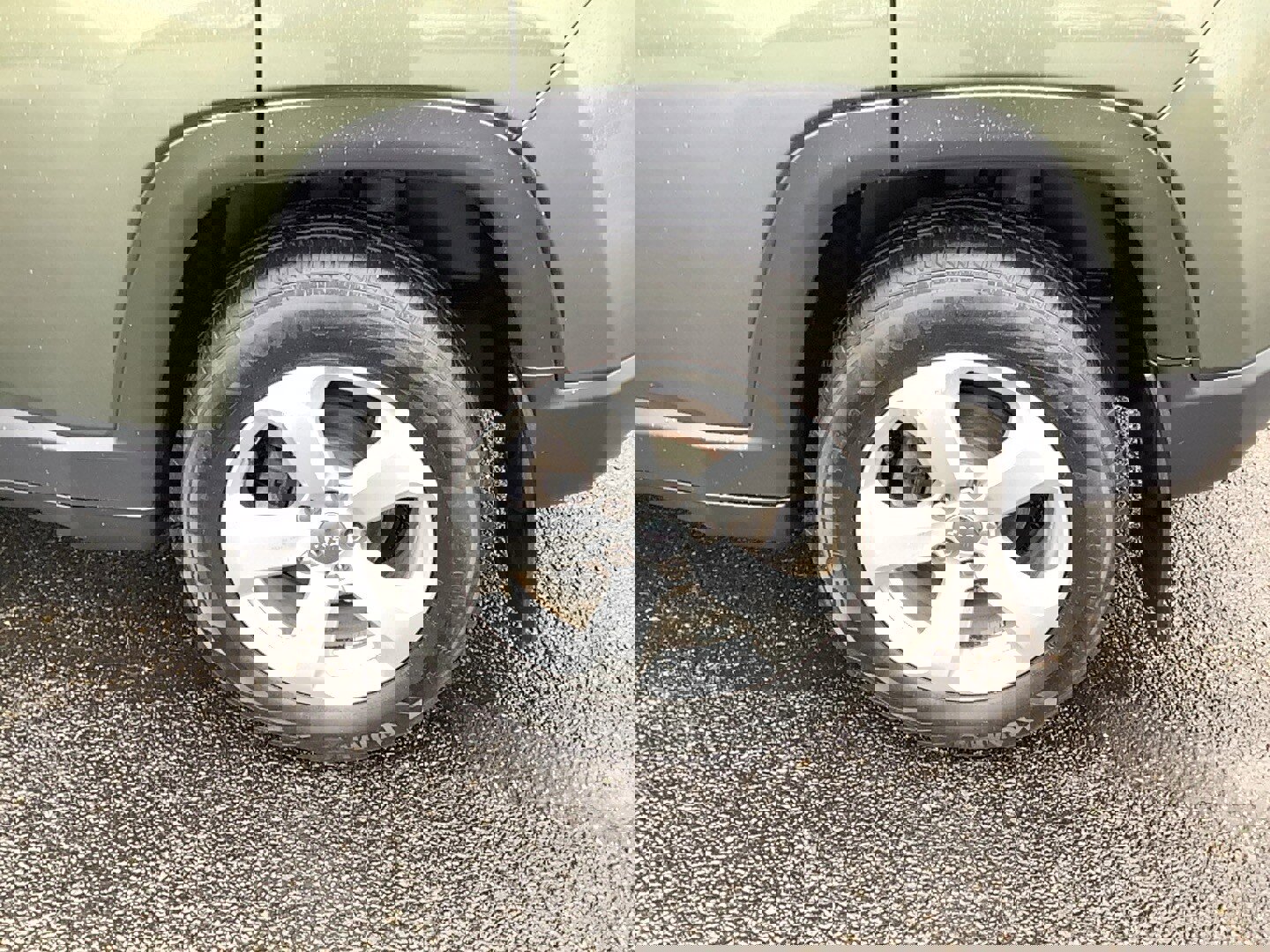 Certified 2018 Jeep Compass Latitude w/ Cold Weather Group image 7