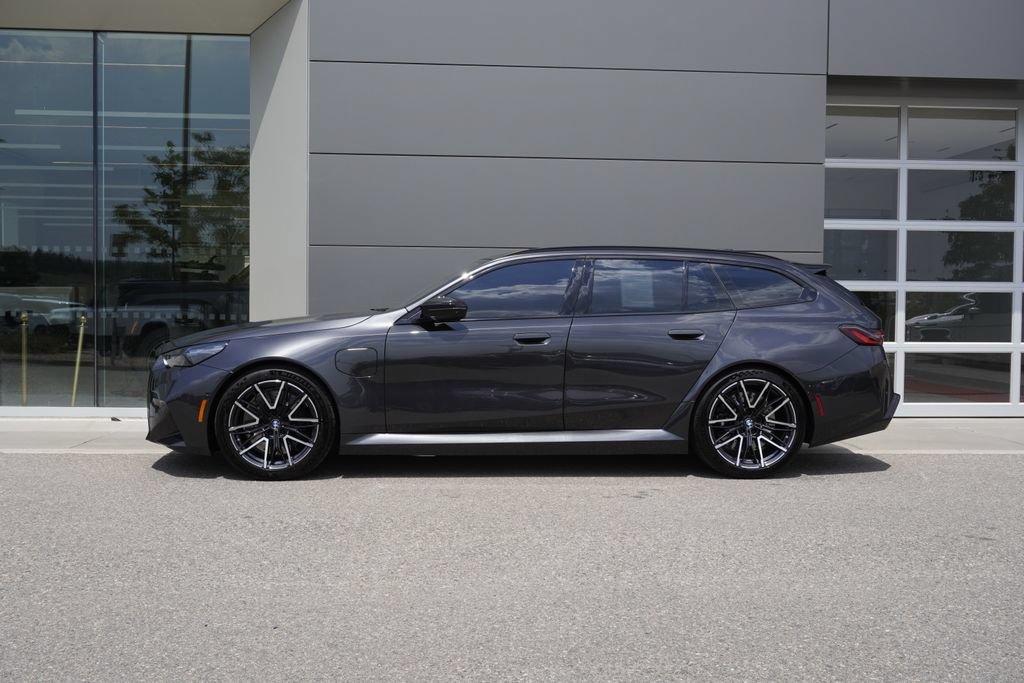 Used 2026 BMW M5 Touring AWD/4WD image 8