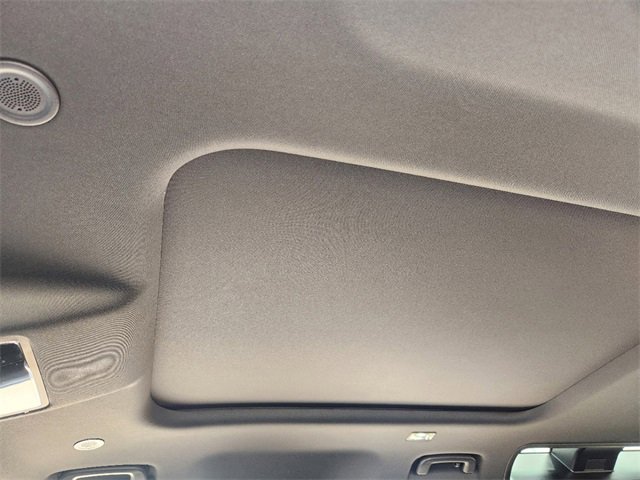 New 2024 Land Rover Defender 110 S image 18