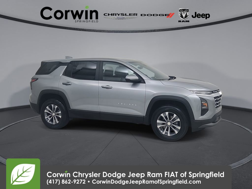 Used 2026 Chevrolet Equinox LT FWD image 1