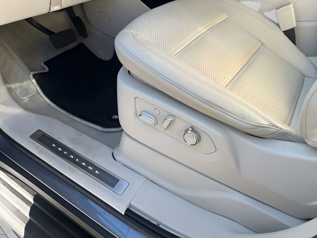 Certified 2022 Cadillac Escalade Sport Platinum image 30