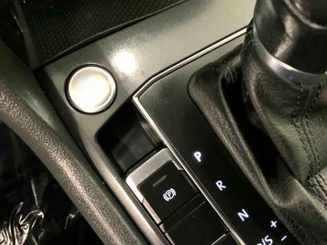 Used 2019 Volkswagen Tiguan SEL Premium image 18