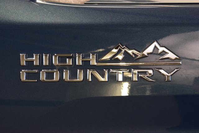 Used 2024 Chevrolet Silverado 3500 High Country w/ Technology Package image 19
