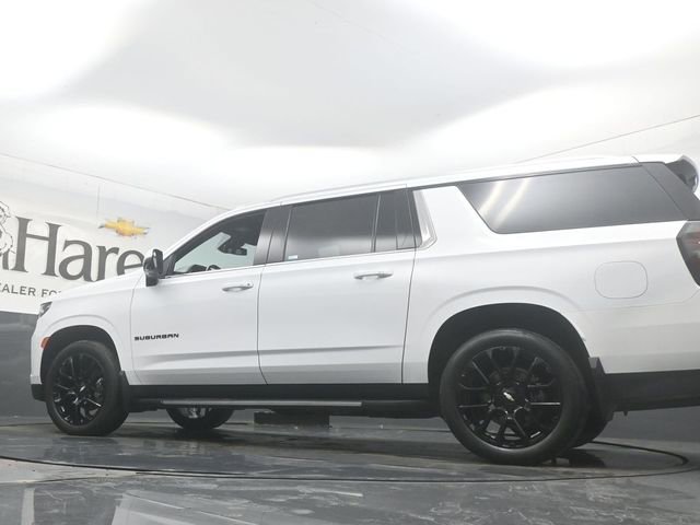 Used 2023 Chevrolet Suburban LT w/ Luxury Package image 58