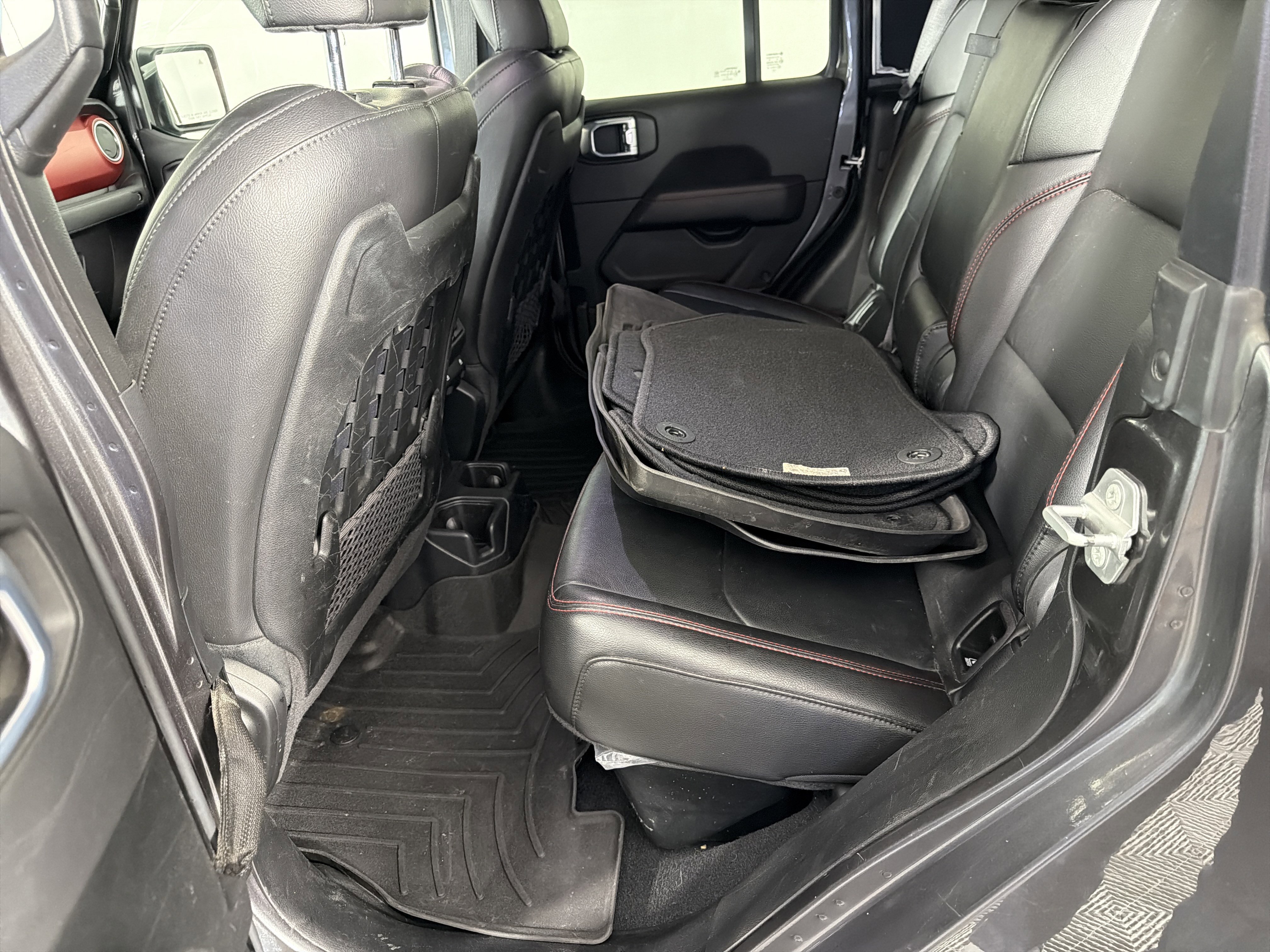 Used 2021 Jeep Gladiator Rubicon AWD/4WD image 17