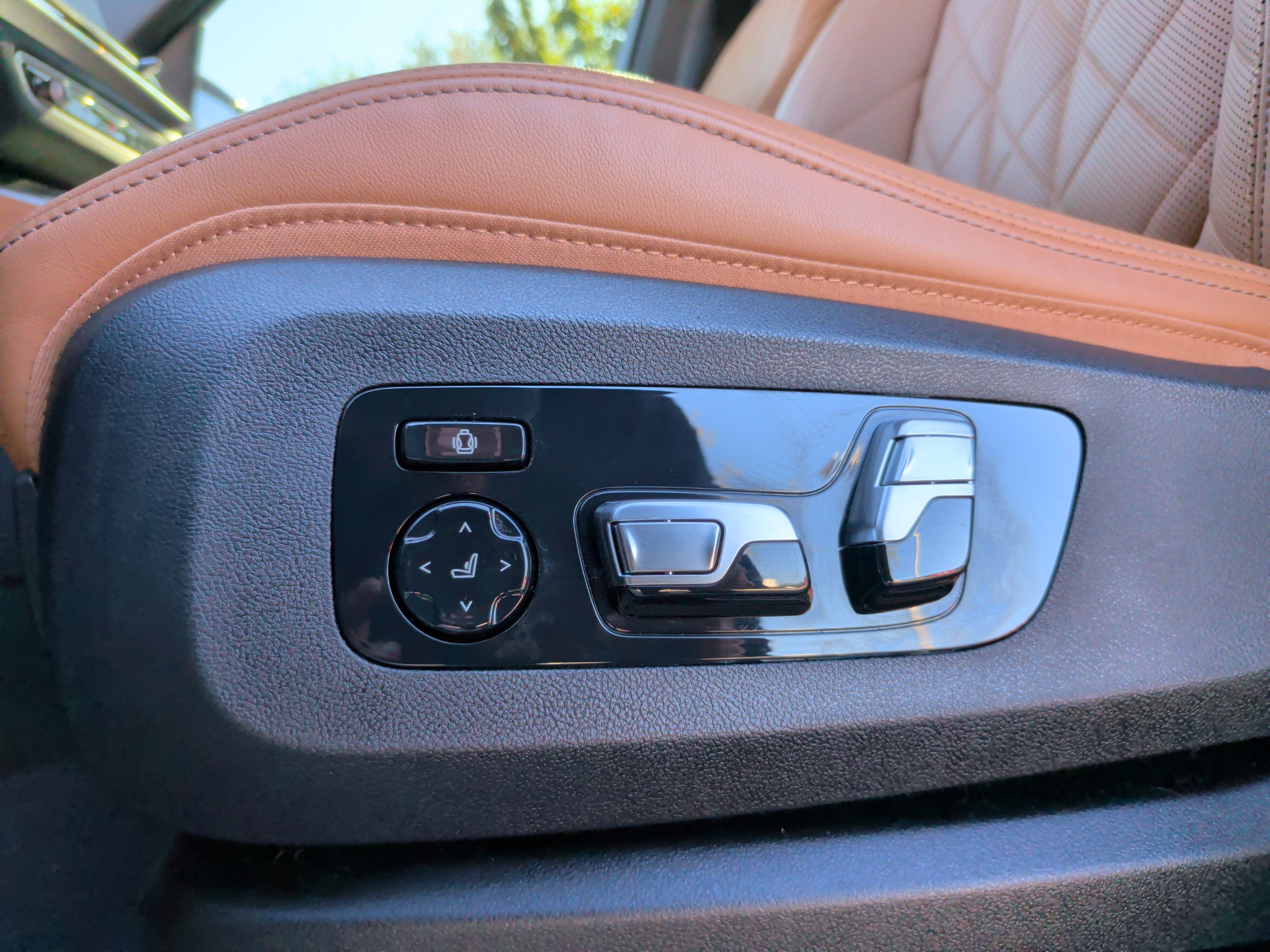 Certified 2025 BMW X5 xDrive40i w/ M Sport Package image 30