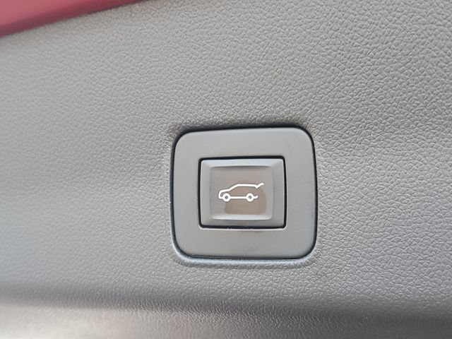 Certified 2022 Chevrolet TrailBlazer RS w/ Sun and Liftgate Package AWD/4WD image 9