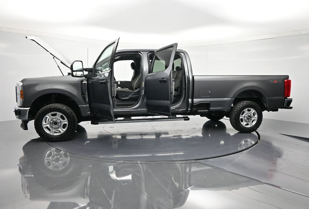 Used 2025 Ford F250 XLT image 47