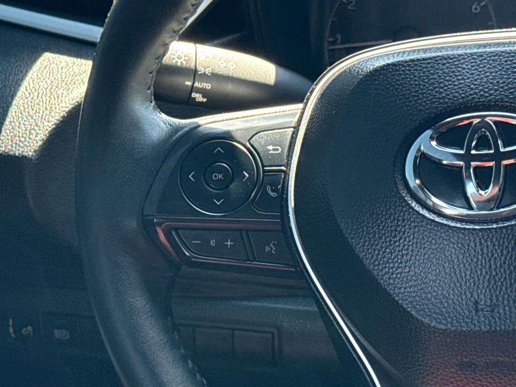Used 2025 Toyota Corolla SE image 15