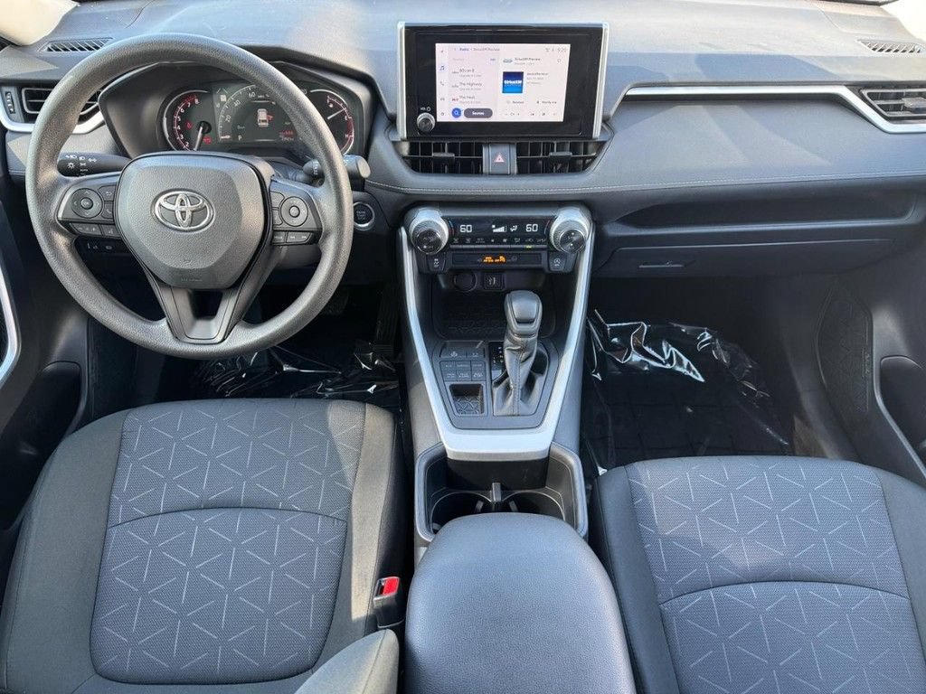 Used 2025 Toyota RAV4 XLE AWD/4WD image 15