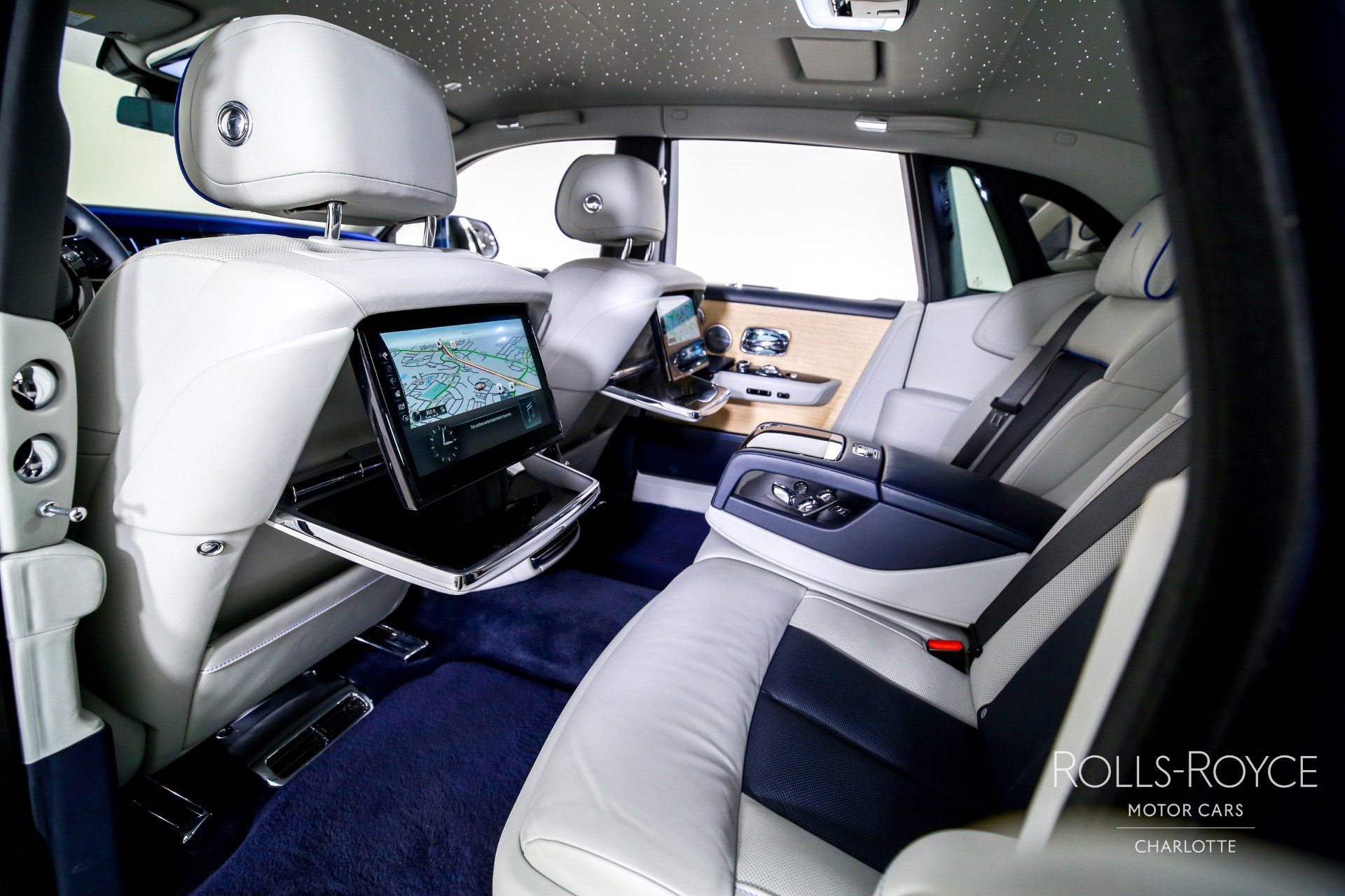 Used 2019 Rolls-Royce Phantom Sedan image 20