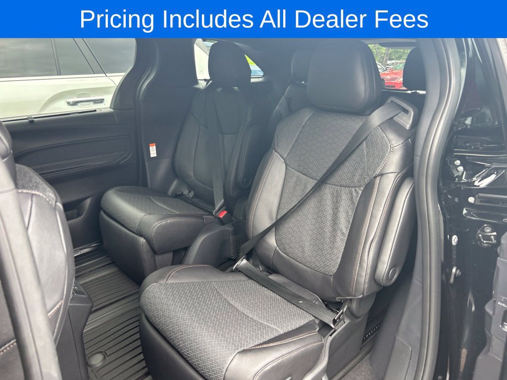 New 2026 Toyota Sienna Limited FWD image 9