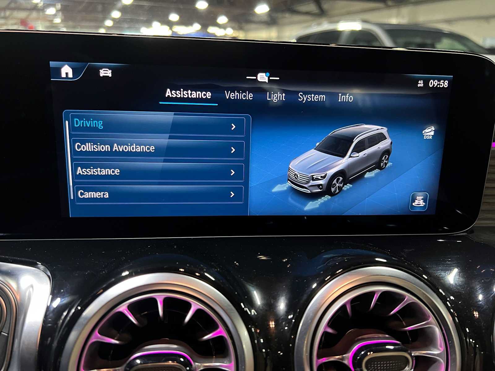 Used 2026 Mercedes-Benz GLB 250 4MATIC image 39