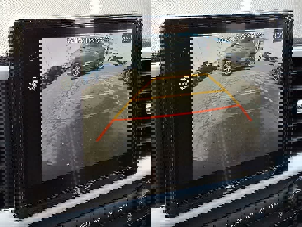 Used 2024 Hyundai Venue Limited image 17