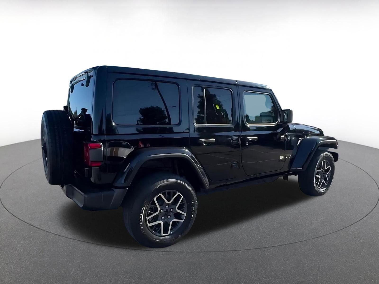Used 2025 Jeep Wrangler Sahara AWD/4WD image 11