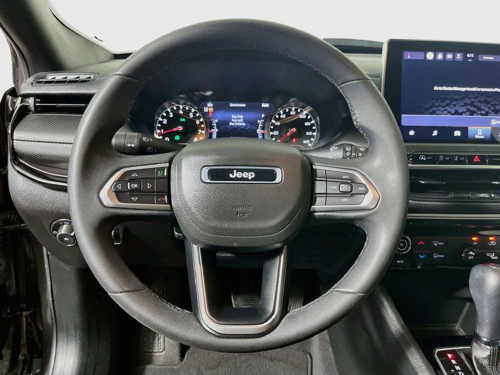 Used 2022 Jeep Compass Latitude FWD image 15