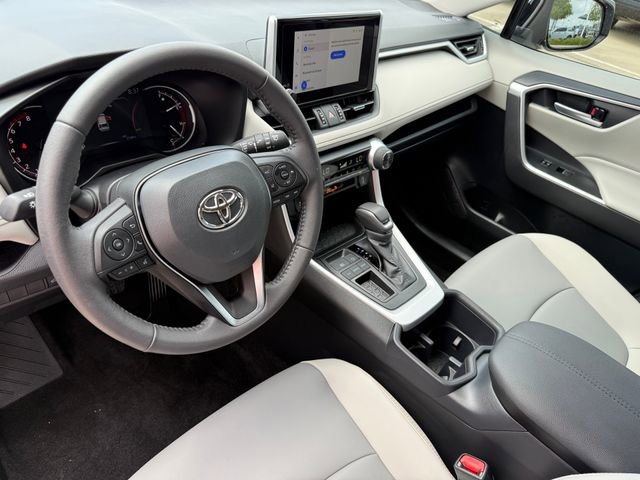 Used 2025 Toyota RAV4 XLE Premium image 9
