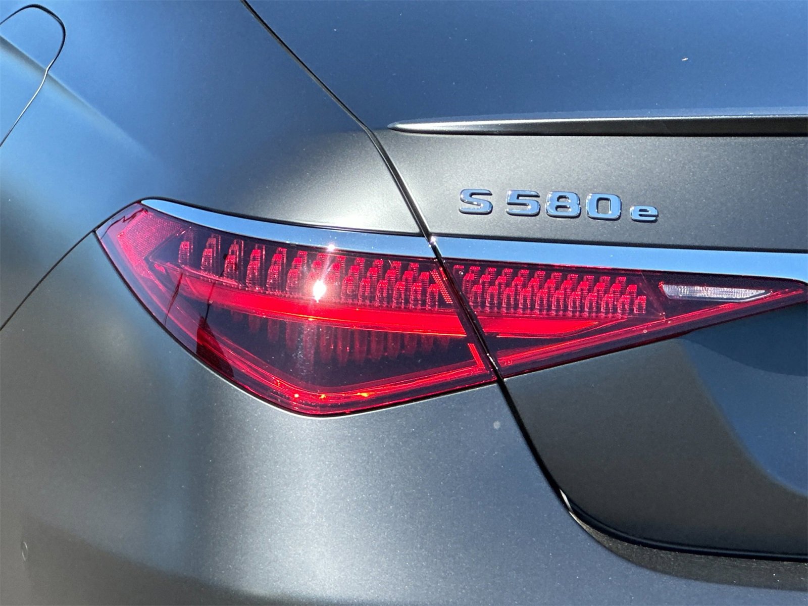 New 2026 Mercedes-Benz S 580e 4MATIC Sedan image 33