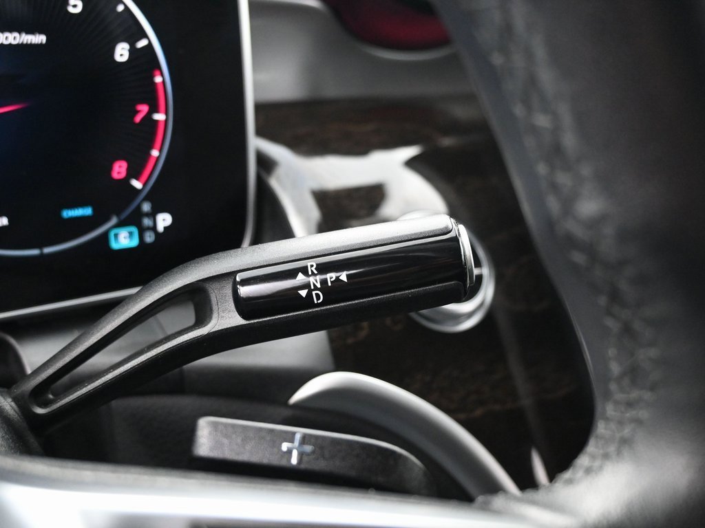 Used 2024 Mercedes-Benz GLC 300 4MATIC image 16