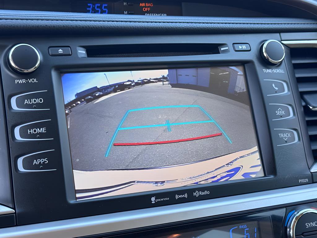 Used 2017 Toyota Highlander Plus FWD image 14