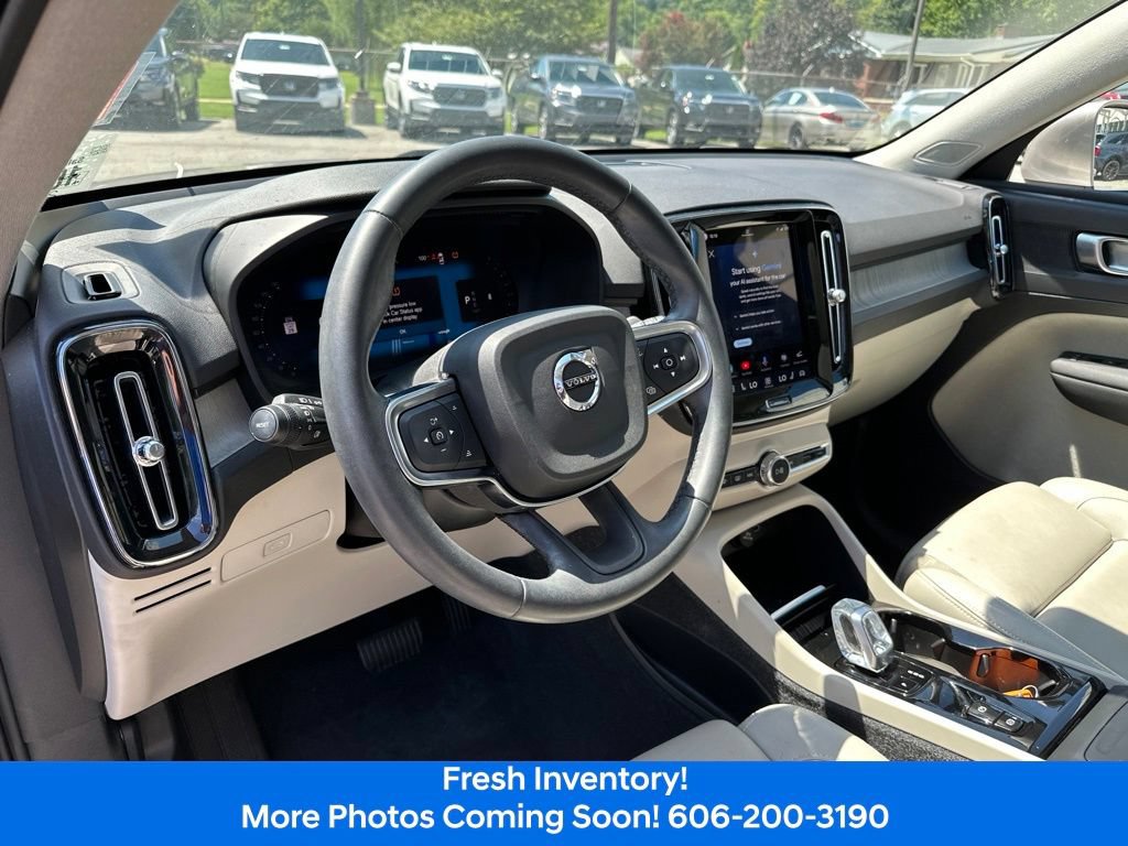 Used 2024 Volvo XC40 B5 Plus AWD/4WD image 13