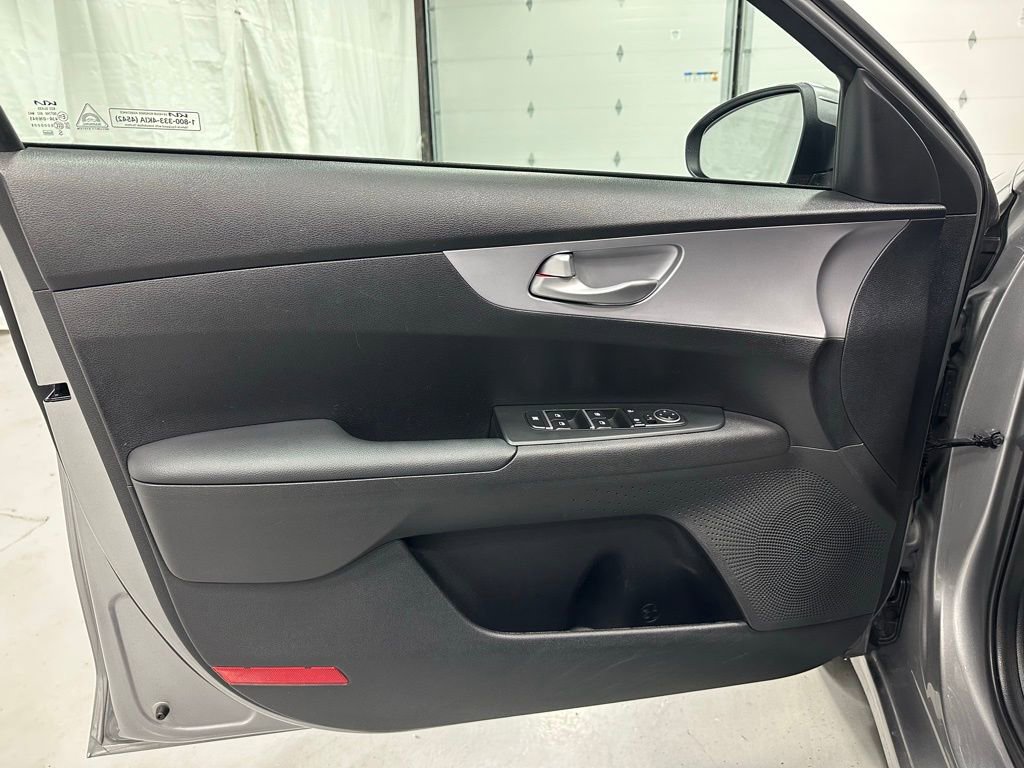 Used 2024 Kia Forte LXS image 8