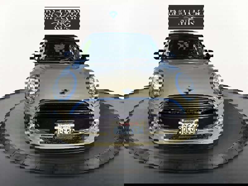 Used 2019 MINI Cooper 4-Door Hardtop w/ Signature Upholstery Package image 2