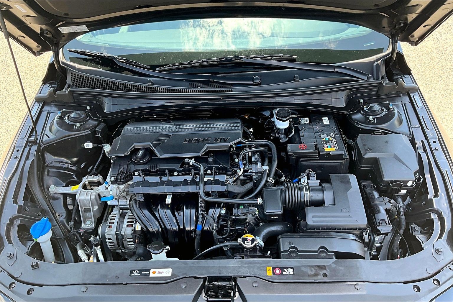 Used 2025 Hyundai Elantra Limited FWD image 9