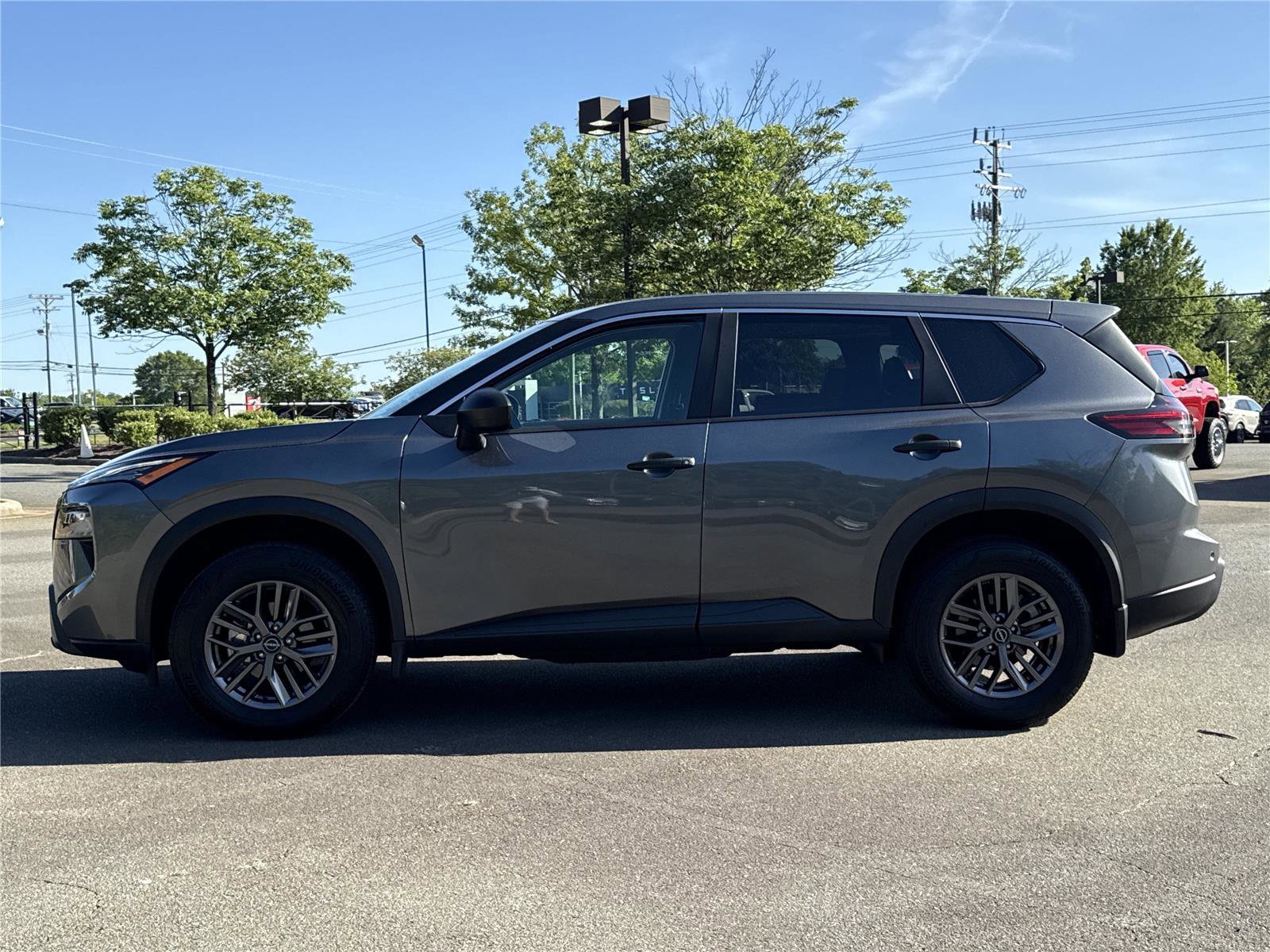Used 2025 Nissan Rogue S FWD image 20