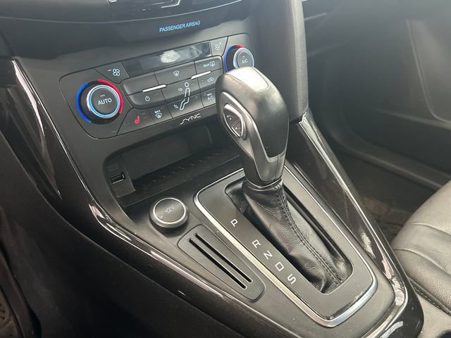 Used 2016 Ford Focus Titanium FWD image 4