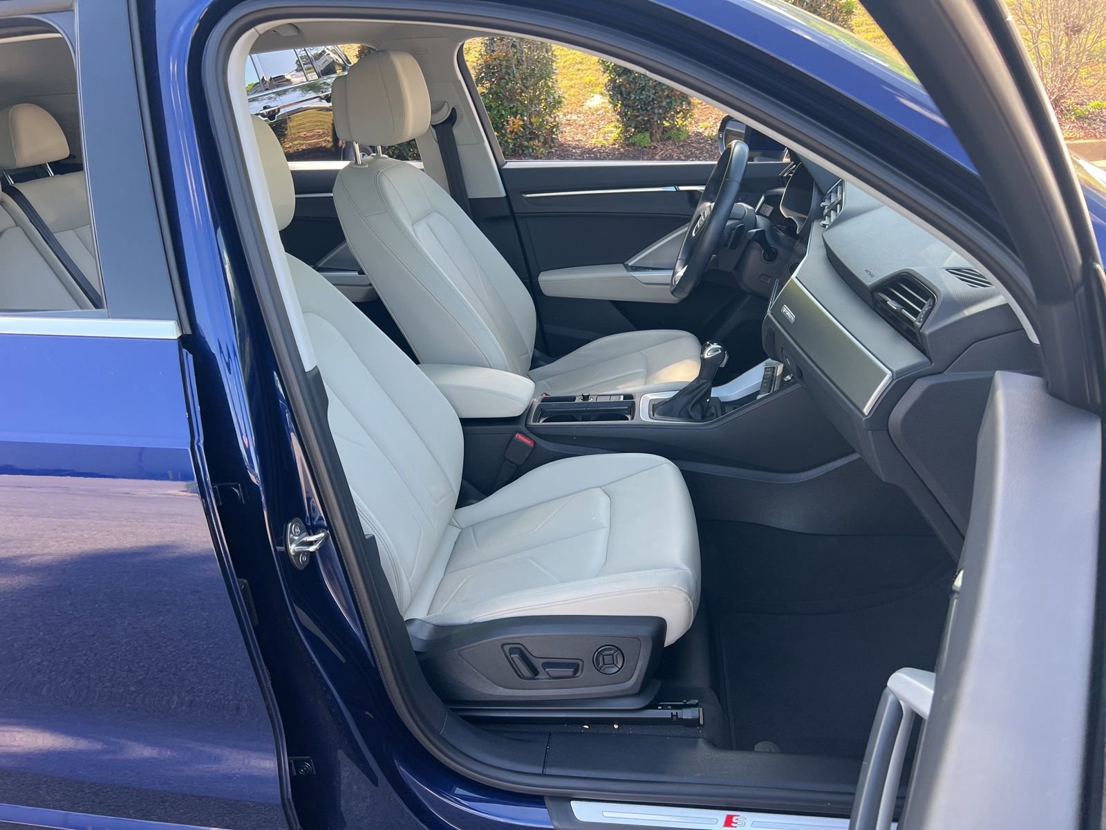 Used 2024 Audi Q3 2.0T Premium Plus image 42