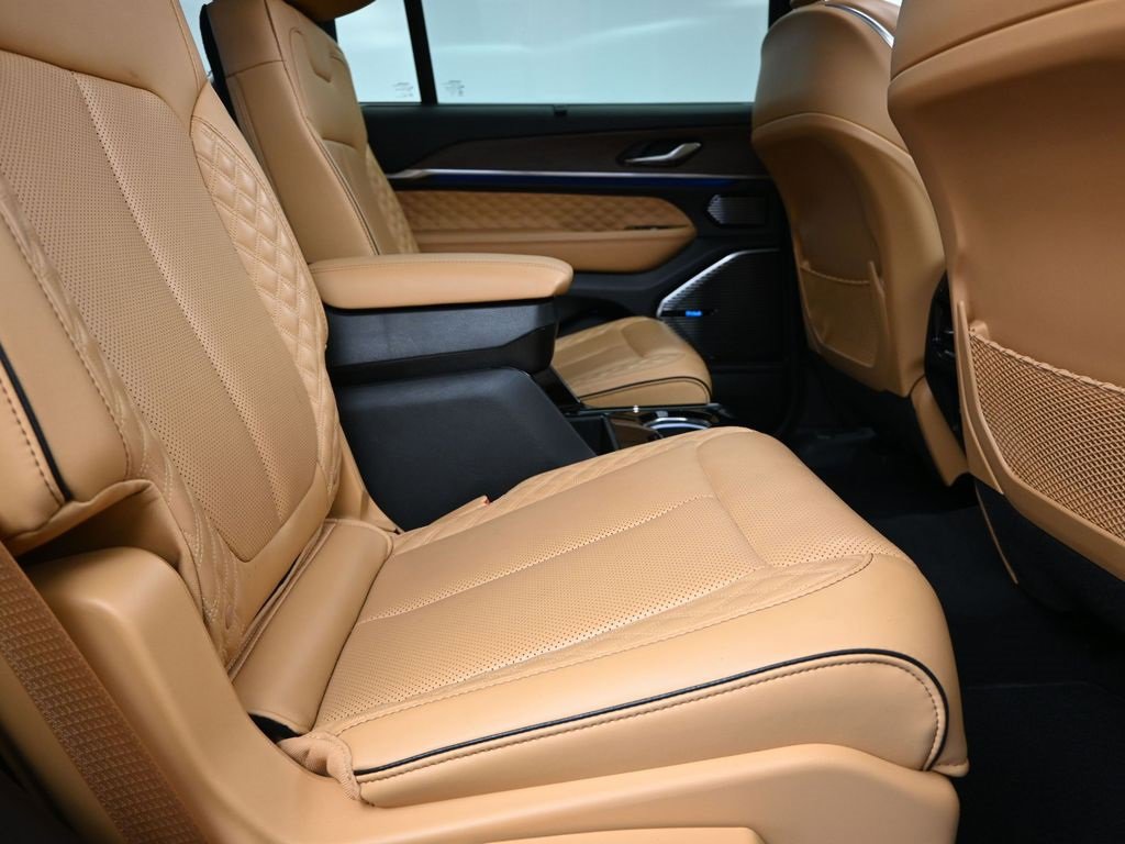 Used 2023 Jeep Grand Cherokee L Summit w/ Advanced Protech Group IV image 25