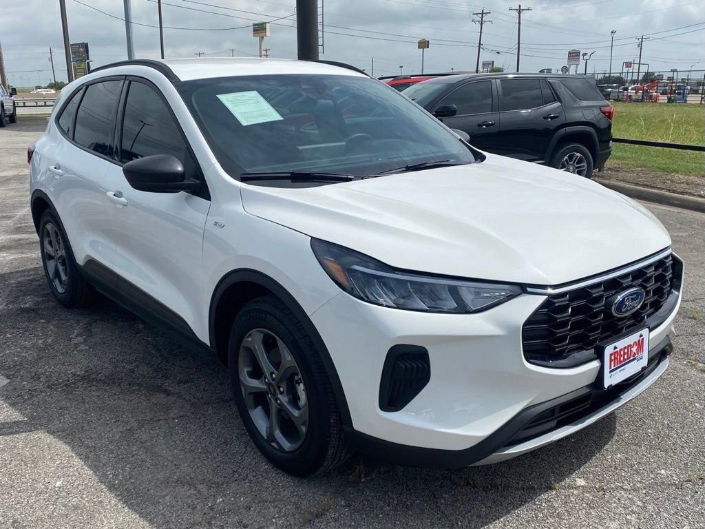 Used 2026 Ford Escape ST-Line w/ Tech Pack #1 FWD image 7