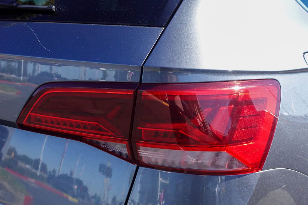 Used 2022 Volkswagen Taos SEL w/ Panoramic Sunroof Package image 7