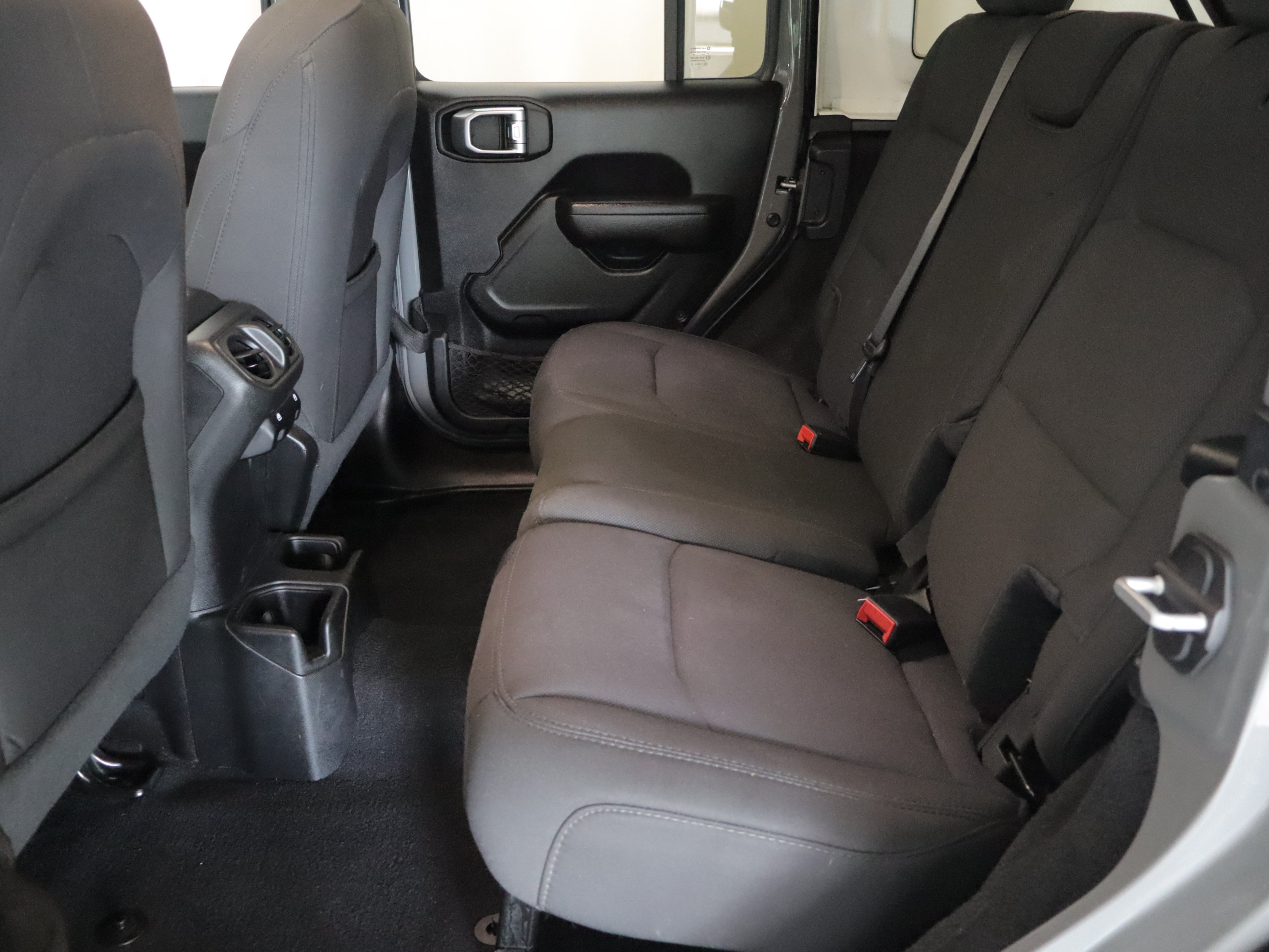 Used 2022 Jeep Wrangler Unlimited Sport AWD/4WD image 11