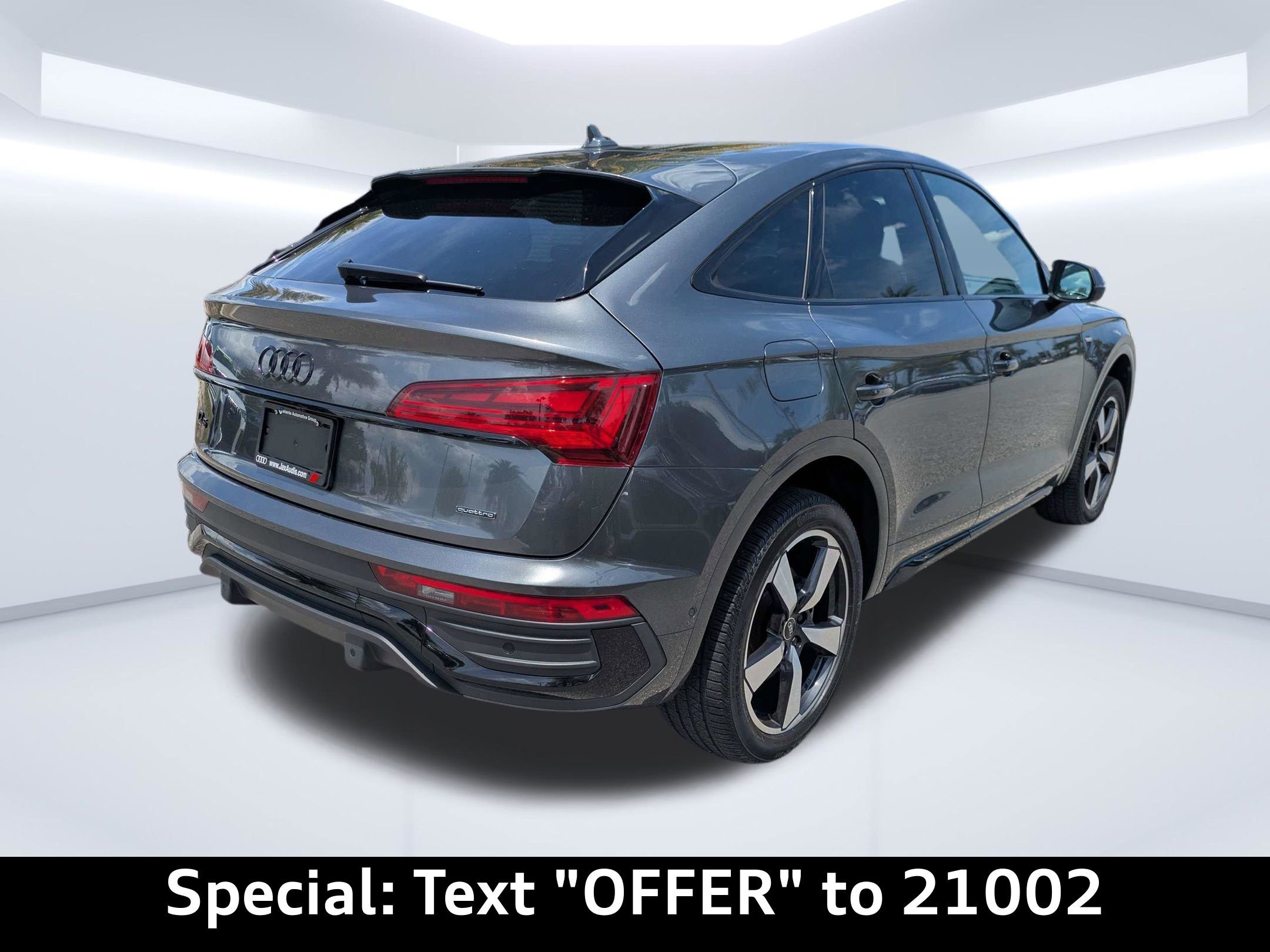 Certified 2022 Audi Q5 2.0T Prestige AWD/4WD image 3