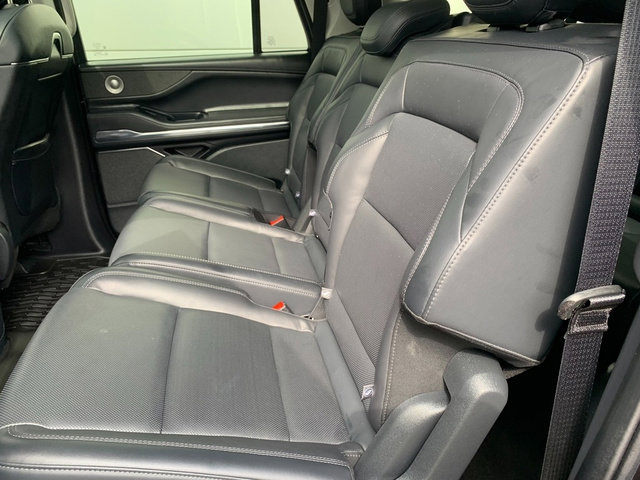 Certified 2025 Lincoln Navigator L Reserve AWD/4WD image 18
