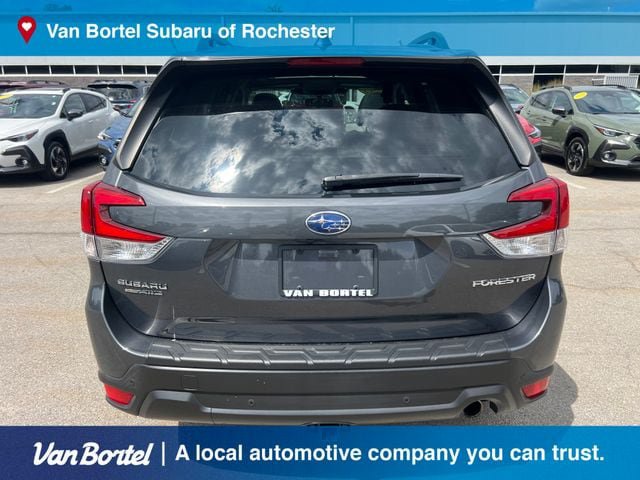 Used 2023 Subaru Forester Limited AWD/4WD image 5