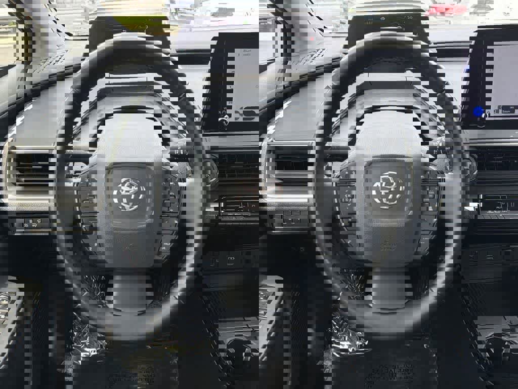 Used 2024 Toyota Prius LE image 12