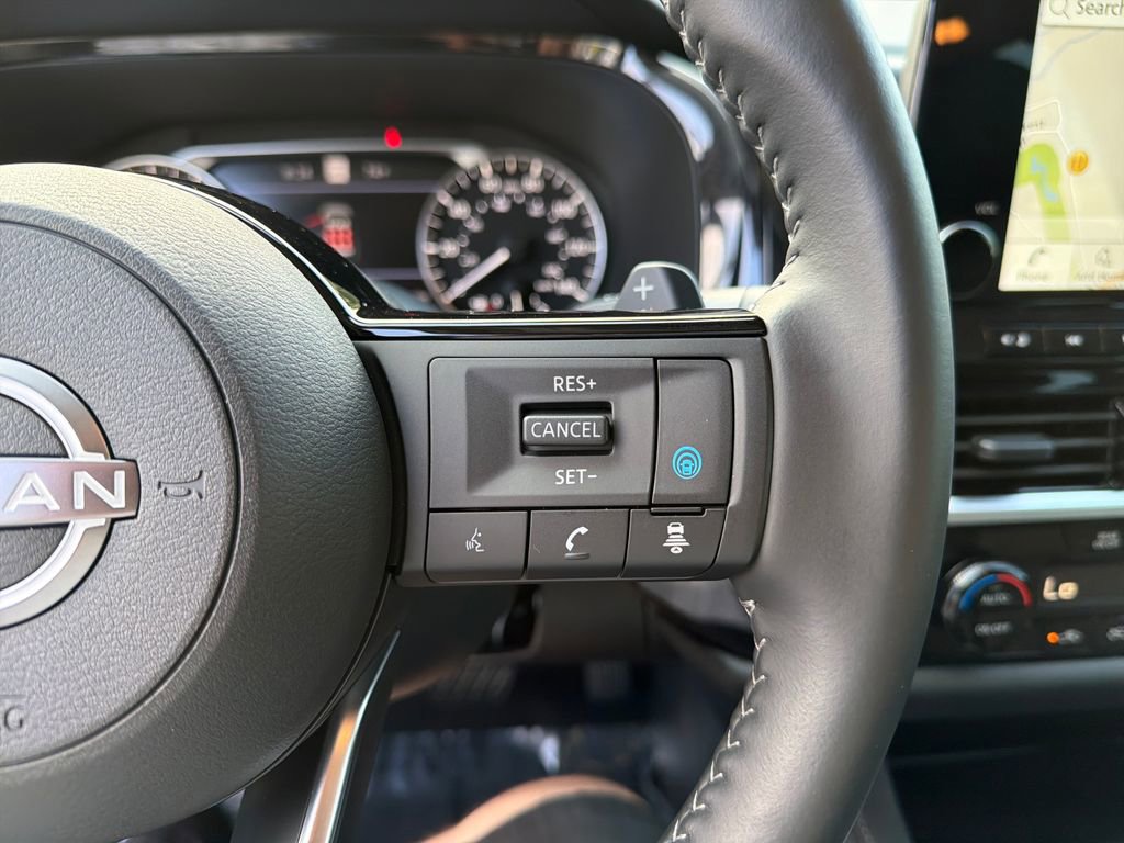 Used 2025 Nissan Pathfinder SL AWD/4WD image 22