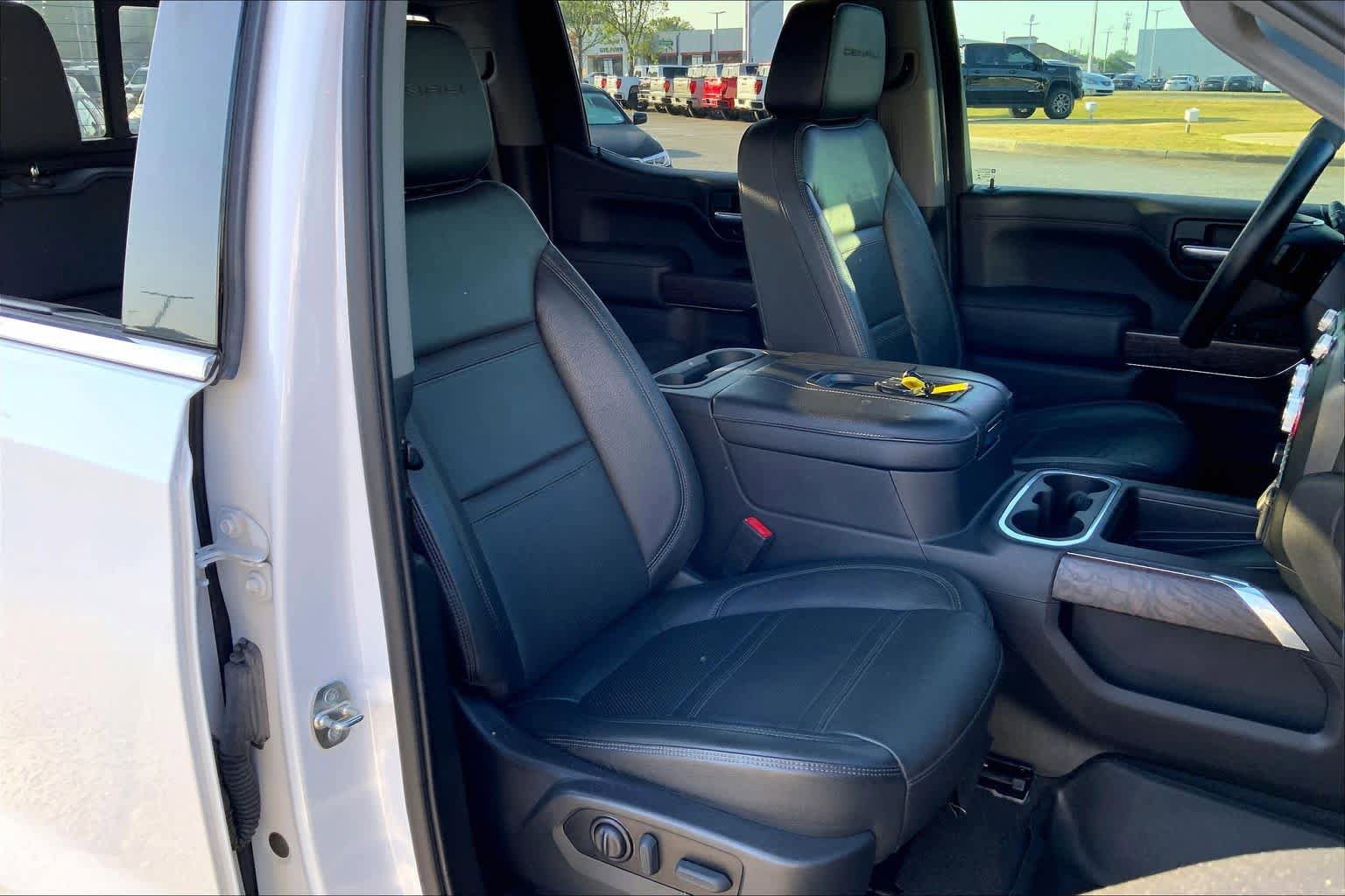Used 2022 GMC Sierra 1500 Denali w/ Denali Reserve Package AWD/4WD image 9
