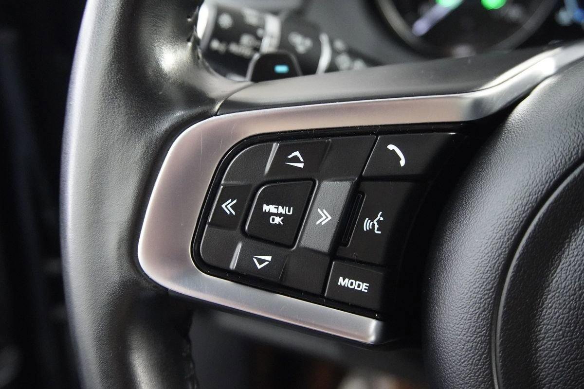 Used 2020 Jaguar E-PACE AWD/4WD image 15
