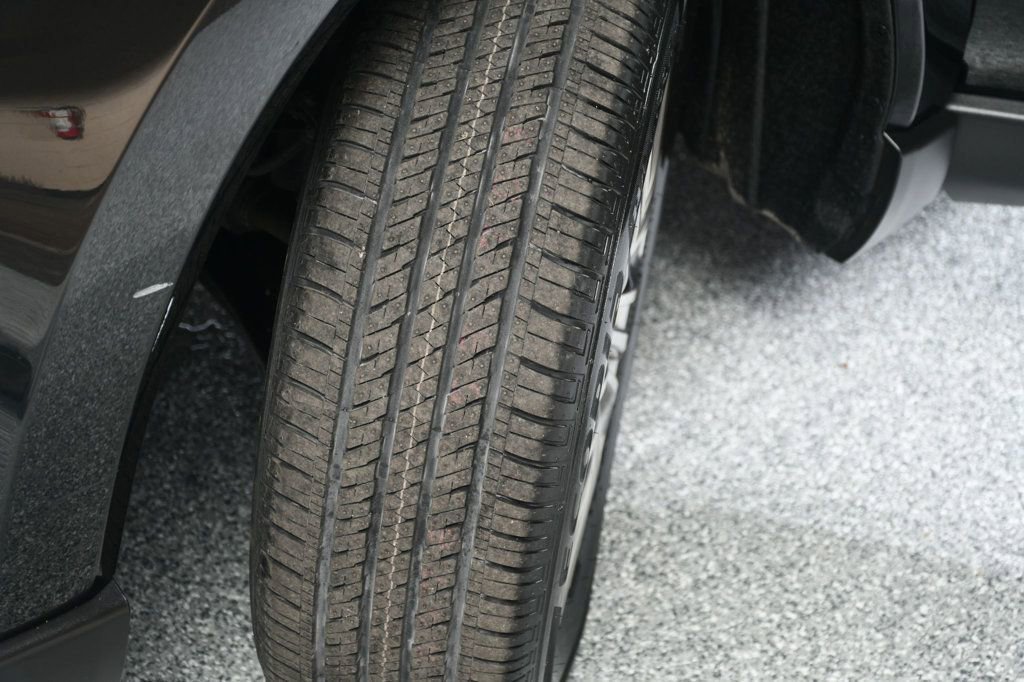 Used 2022 Toyota Venza XLE image 82